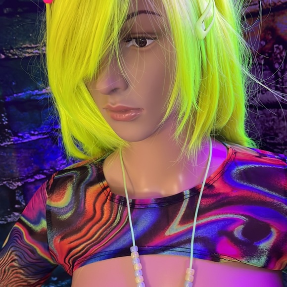 New Groovy Neon Mesh Cropped Top - Picture 2 of 10